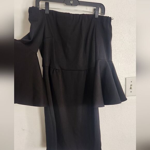 Trina Turk Off the Shoulder Bell Sleeves Black Dress Size 6 - Picture 13 of 15